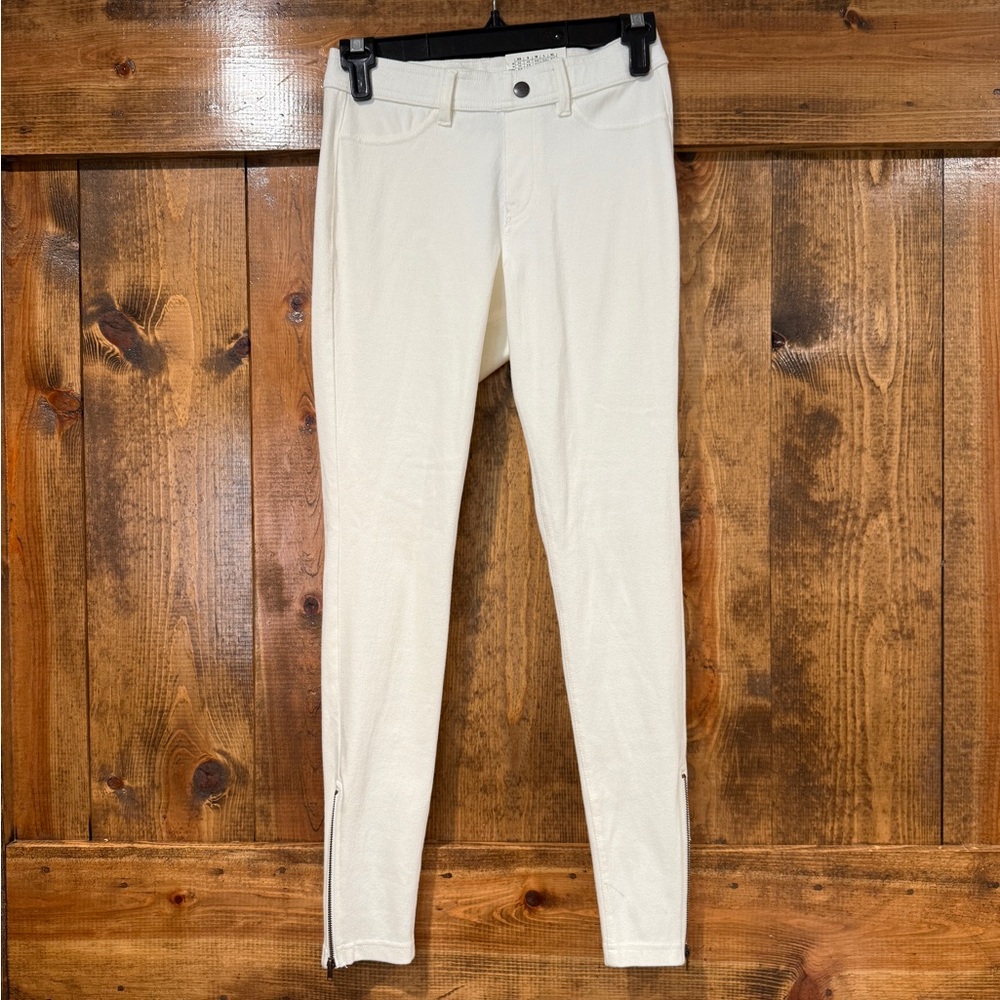Hue white leggings Size XS NEW